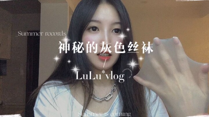 Bisa nggak dipanggil “Abu Nenek”? Atau mungkin “Abu Pramugari”…?