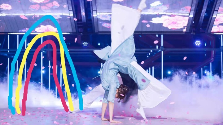 How perfunctory the crew was in their dancing, this is her real strength