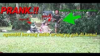 Prank Pura2 Ngambil Barang Orang | Prank Indonesia