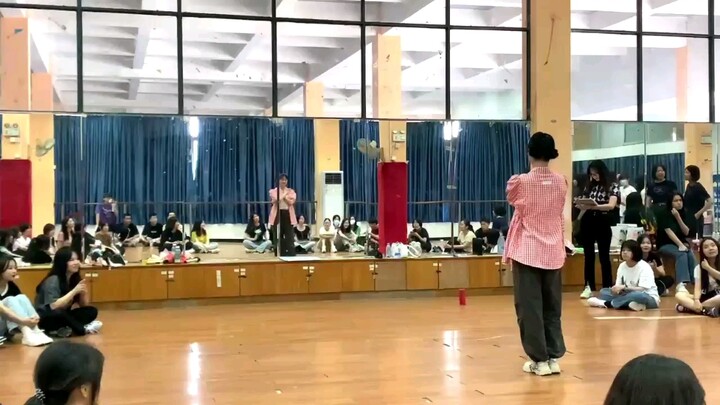 Wawancara departemen kpop universitas cover dance untuk pembicaraan TWICE yang berbicara #广东 akademi