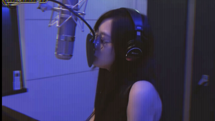 Chị ơi, đâu có ai bảo phòng thu của chị theo phong cách này đâu?