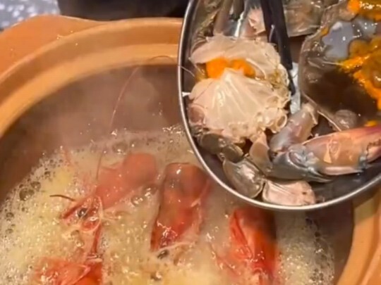 มาชามข้าวต้มทะเลกัน!