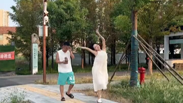 狗尾巴草拍照技巧，狗尾巴草拍照姿势，狗尾巴草拍照角度