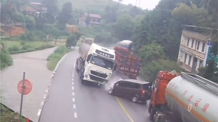 超车这三种情况下，千万不要超车#每天一个汽车知识 #道路千万条安全第一