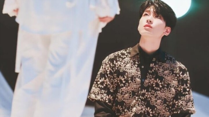 Nhưng anh ấy nói rằng anh ấy luôn mỉm cười.