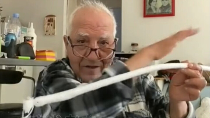 80-year-old grandpa performs an amazing trick: revealing how a soft rope turns rigid!