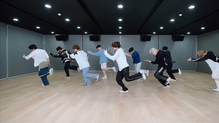 Xiao Zhouzhou's choreography always makes the last part particularly cheerful, which makes my mouth 