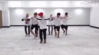 A famous Qi dance troupe, their dance is the kind that I dare not learn after seeing it. It scares m
