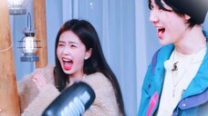 Mối quan hệ anh chị em này thật tốt. Họ động viên và trêu chọc nhau. Tôi hy vọng họ có thể tiếp tục
