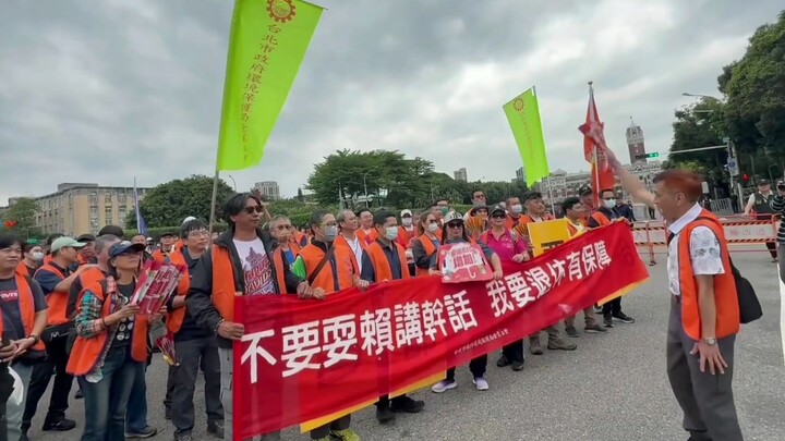 “May Day” adalah hari bagi para pekerja untuk memperjuangkan hak-hak ketenagakerjaan mereka