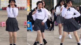 Pendatang baru yang menggemaskan ( ̀⌄ ́ ) permainan bola basket lini tengah pemandu sorak menjadi is