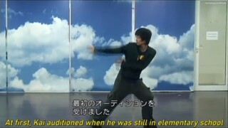 ภาพวิดีโอที่คิมจองอึนถูก SM นำเสนอในฐานะเด็กชายอัจฉริยะ เฮฮาจริงๆ หนุ่มเต้นฝึกเองที่บ้าน hhhh