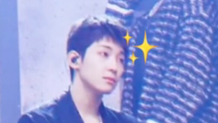 فجأة لمعت عينا وان يو الصغيرتين كحبة الفاصولياء (بوشي)