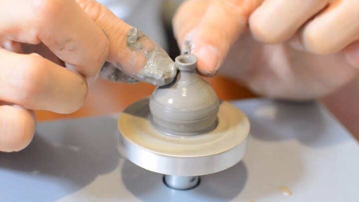 【ล้อปั้นดินขนาดจิ๋ว】กาน้ำชาบนปลายนิ้ว Mini Pottery wheel || ichi nori【การขนย้ายถั่วด่าง】