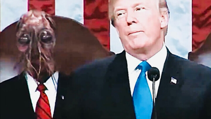 Bên cạnh Tổng thống Mỹ bất ngờ xuất hiện hai con mực quái vật