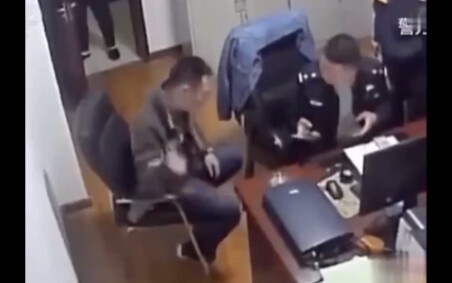 Anak: Wah, celaka! Ayahku hilang!