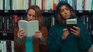 Two Girls Decide To Live A Month Without Phones To Cure Their Social Media Addiction