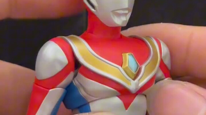 Ukiran tulang asli Ultraman Dyna unboxing
