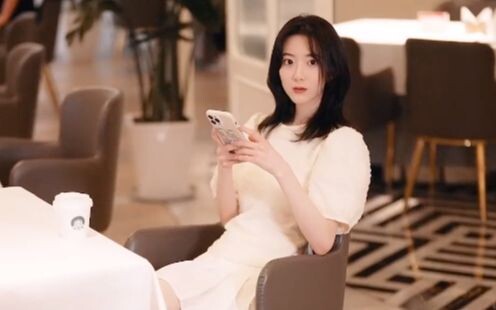 Kopi itu kan cuma minuman murah aja, kan?