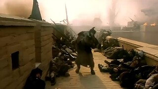 赵国国都邯郸沦陷时，一名士兵抱起小孩从城墙上跳了下去。临死前大喊"赵国如死不降搜"