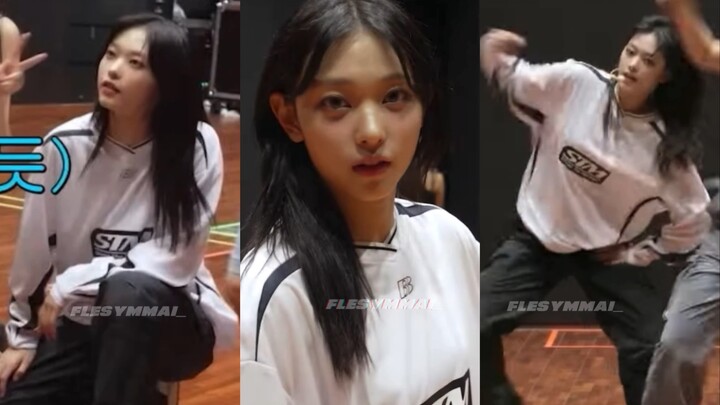 لقد قلتُ بالفعل إنه زوجي الصغير في الخفاء، مظهره في الملابس اليومية رائع جدًا في كل مرة، فقط أحب مشا