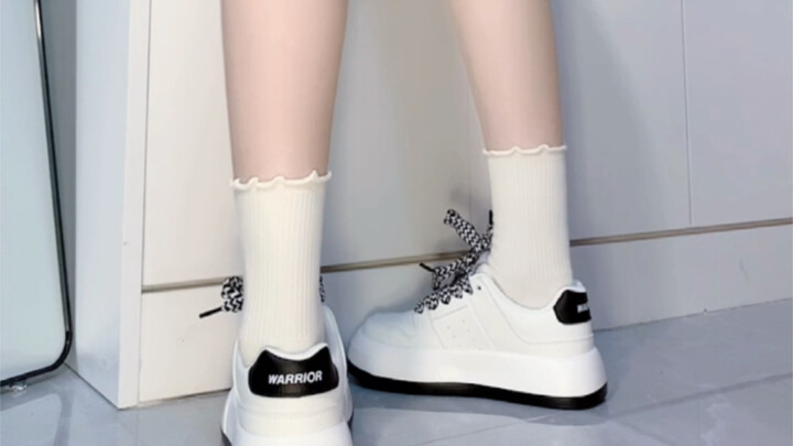 I’m obsessed with chunky, oversized loafers!!! They make my legs look so slender!!!