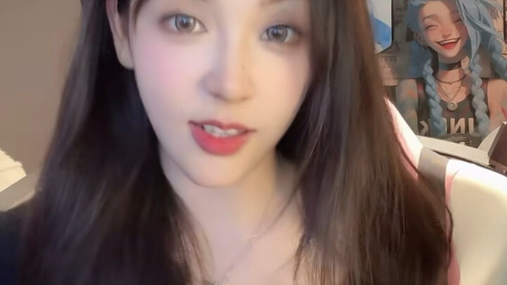 Rita Shows Off Her Outfits