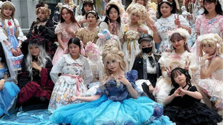 استيقظت فجأة ورأيت قنديل البحر وقد تحول إلى إنسان حقيقي