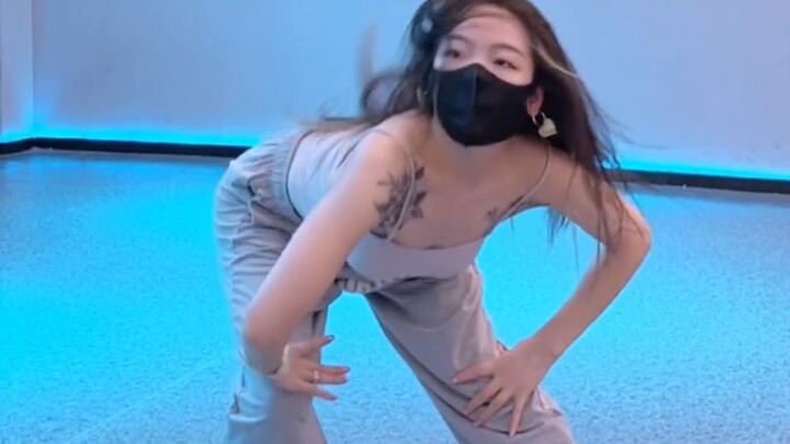"Basic Jazz Dance" Head Shaking Music: Longli Electric Wire