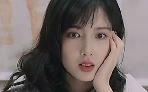 [Vivian Chow] Her bangs are amazing!