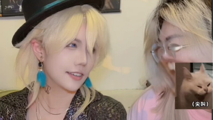 من أجل إقناع زميلي في الغرفة بالعودة إلى اللعبة، وفّرت حتى نفسي!