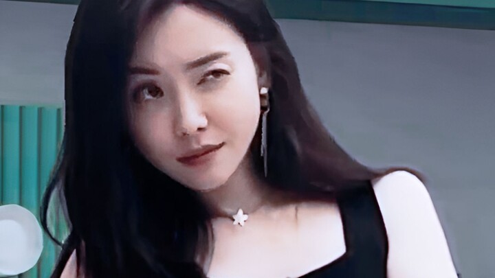 Yu Wenwen: What does "charming" even mean? So sexy! Fishball, you look like you're constipated, haha