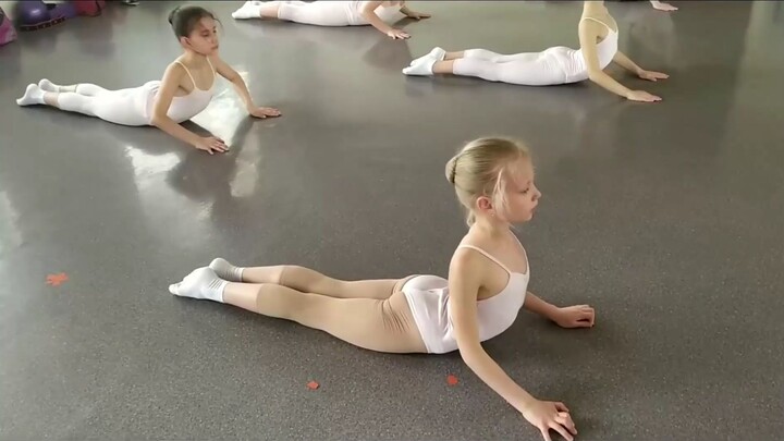 สาวสลาฟเต้นรำ สาวโดเนตสค์