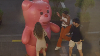 (เล่นตลก) ตลกตลกซ่อนกล้องหมียักษ์น่ากลัวในเกาหลีใต้ Gangnam