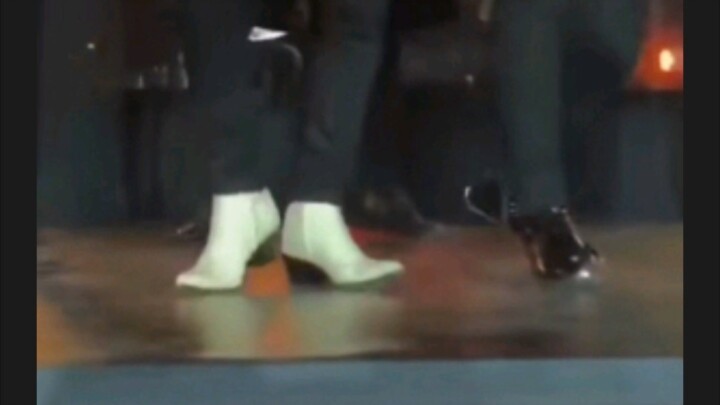 High heels spotting/SM plus-size girl group’s lady representative Lee Kaichan!