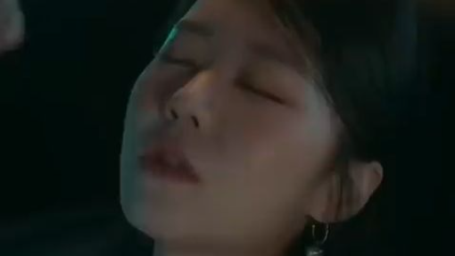 Pertemuan pertama seorang pengawal dengan seorang CEO wanita miliarder