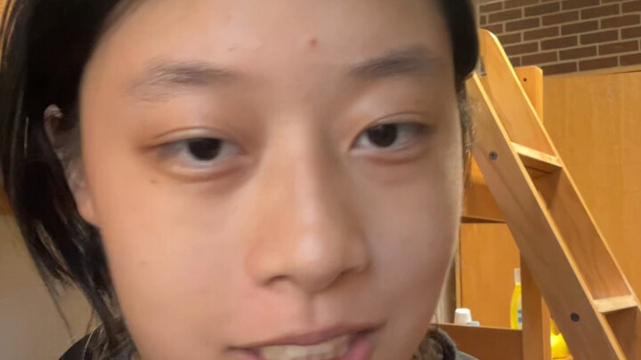 Ngày thứ ba nhập học ở trường đại học khoa học tự nhiên và nhân văn Mỹ, vừa ngủ dậy đã cảm giác như 