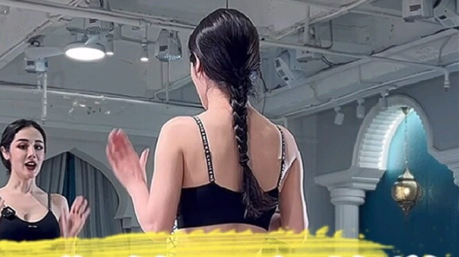 Tutorial "Simple Dance Kiss" versi super detail sudah tersedia! Dapatkan sekarang juga..