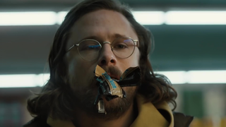 苹果最新广告：太尴尬！东西吃进嘴里，结果忘带钱了……