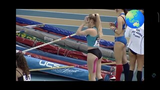 women pole vaulting