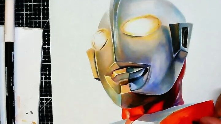 Here comes our Ultraman!