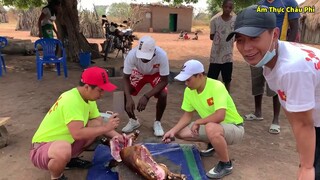 Ẩm Thực Châu Phi || Cùng Người Dân Bản Địa Châu Phi Ăn Thử Thịt Lợn Giả Cầy Kiểu Việt Nam