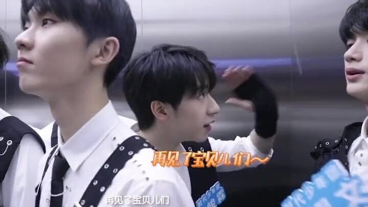 Tim Remaja Era: Sambil menjalankan tugas luar sambil menenangkan anak-anak, ternyata grup orang tua 