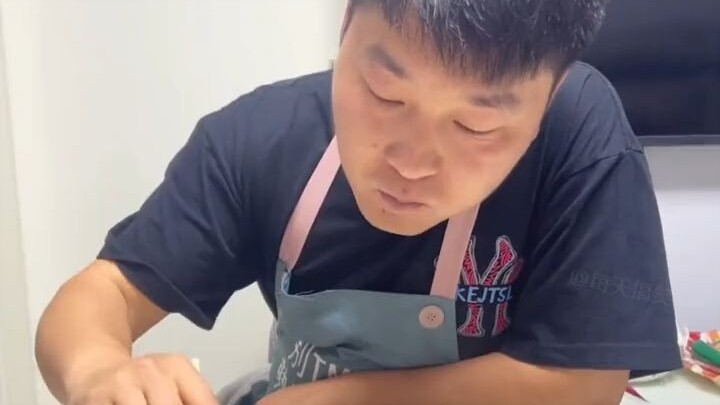 3. Điểm lại những anh chàng còn nhẫn nhịn hơn cả ninja, ánh mắt muốn “đâm” ai thì chẳng giấu được đâ