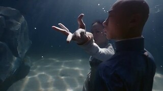The high-energy version of "Moon Shadow"! Underwater duet dance recreates high-energy martial arts m