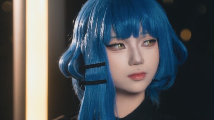 Bố giúp cô con gái 16 tuổi quay ngoại cảnh cosplay Yamada Ryo: “À, con cũng ăn cỏ à? Vậy phần này dà