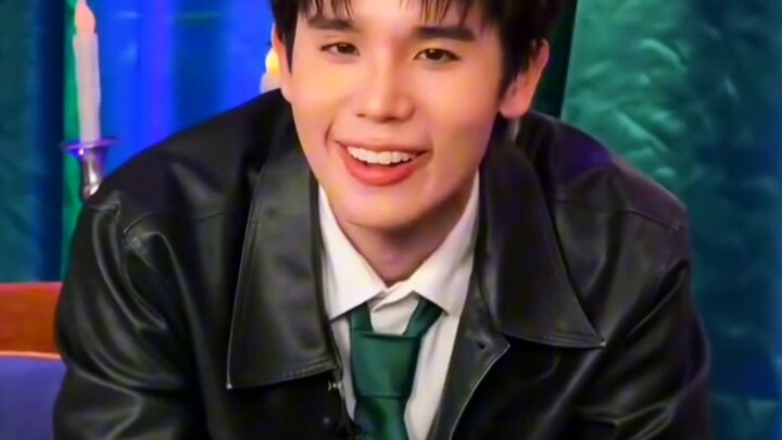 accck super handsome mo doc 🥰💜💙