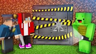 What JJ and Mikey found this Secret Base in Minecraft Maizen Police Challenge