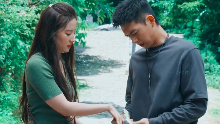 Hilarious! How come you two aren't getting rumors about a romance going around? Grandma, count me in