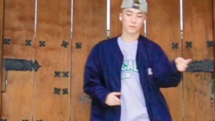 5000 Instagram updates—Teacher Wu Qian is here again to show us some magic!